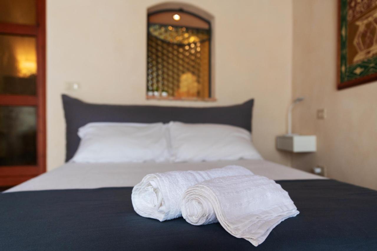 In Centro Citta, Nei Vicoli Del Borgo * Sanremo